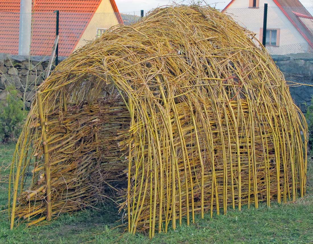 Stavby z vrbového proutí vylepší vzhled zahrady, potěší děti