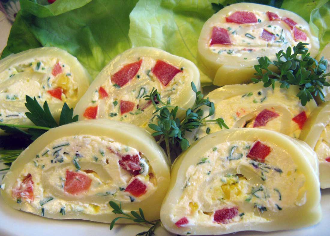 Sýrová roláda jako jarní chuťovka i velikonoční recept