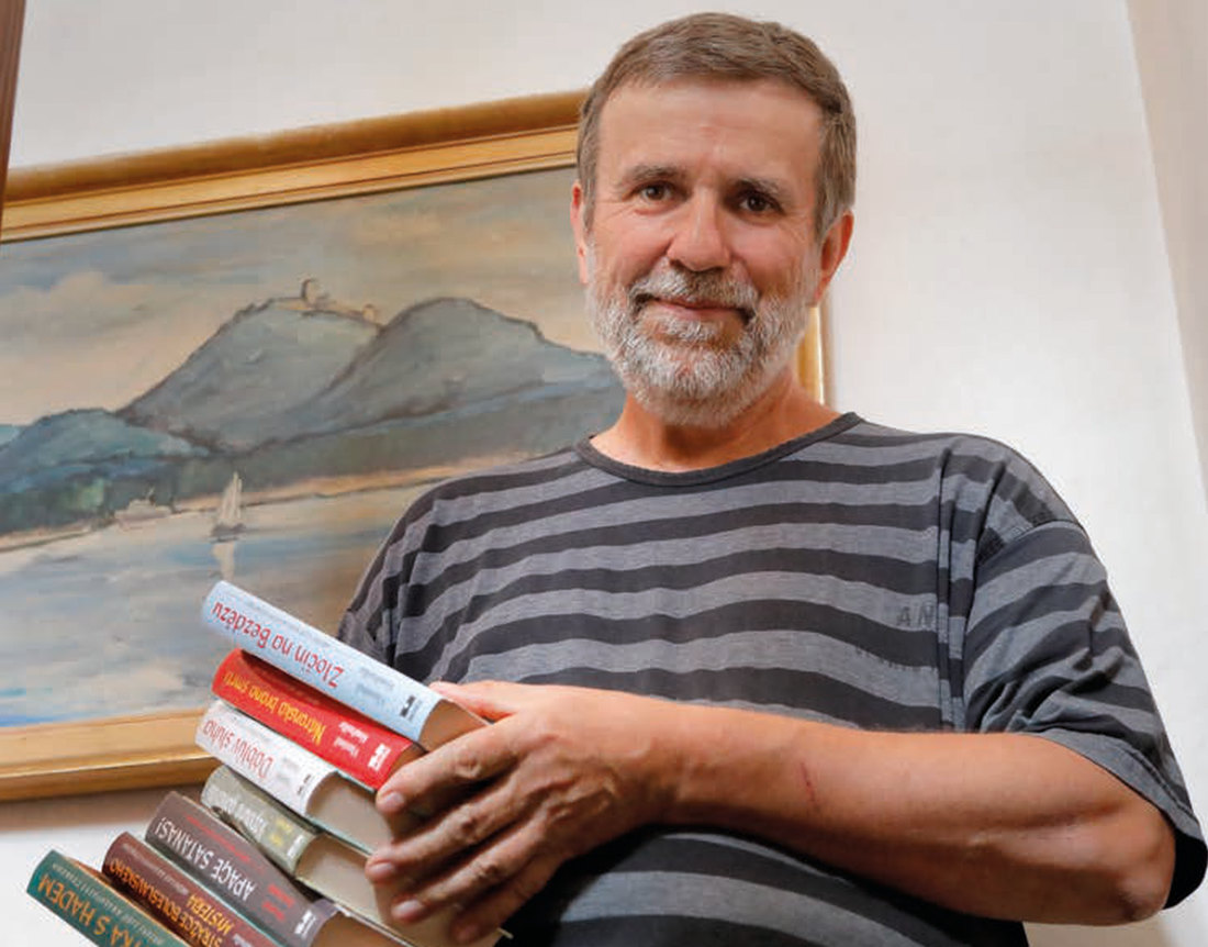 Zločin na Bezdězu a řada dalších historických detektivek pochází z pera Vlastimila Vondrušky Vlastimil Vondruška, autor mj. Zločinu na Bezdězu