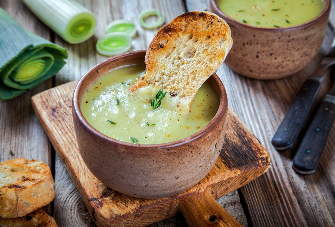 Krémová pórková polévka po francouzsku; foto Shutterstock Pórková polévka