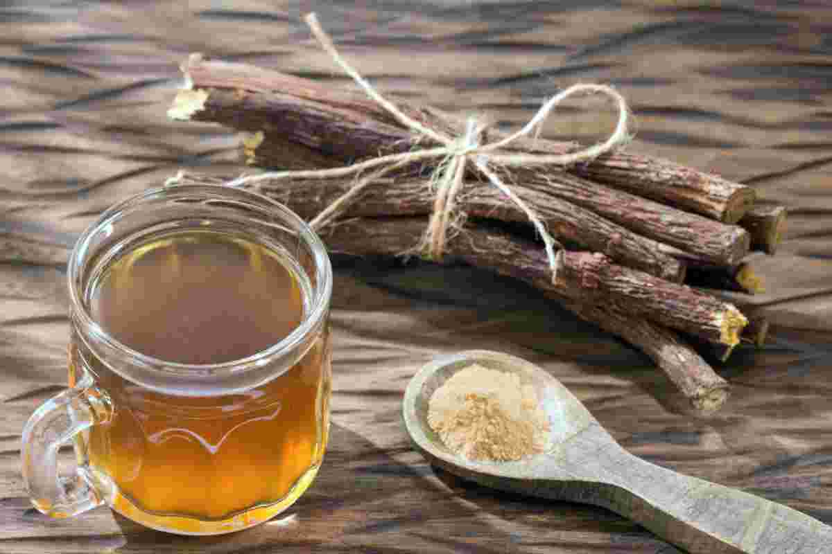 Čaj z kořene lékořice Kořen lékořice (Glycyrrhiza glabra)