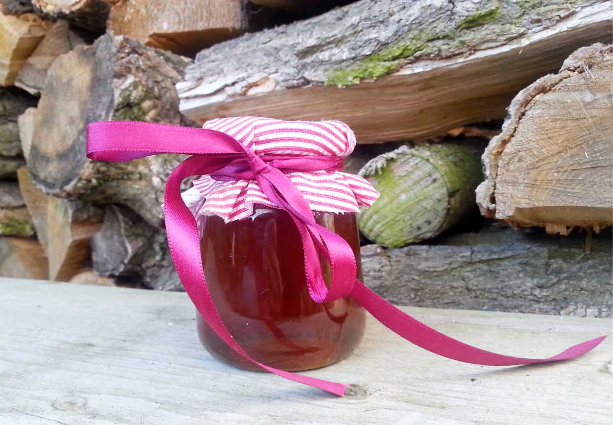 Zavařený pampeliškový sirup Sirup z pampelišky