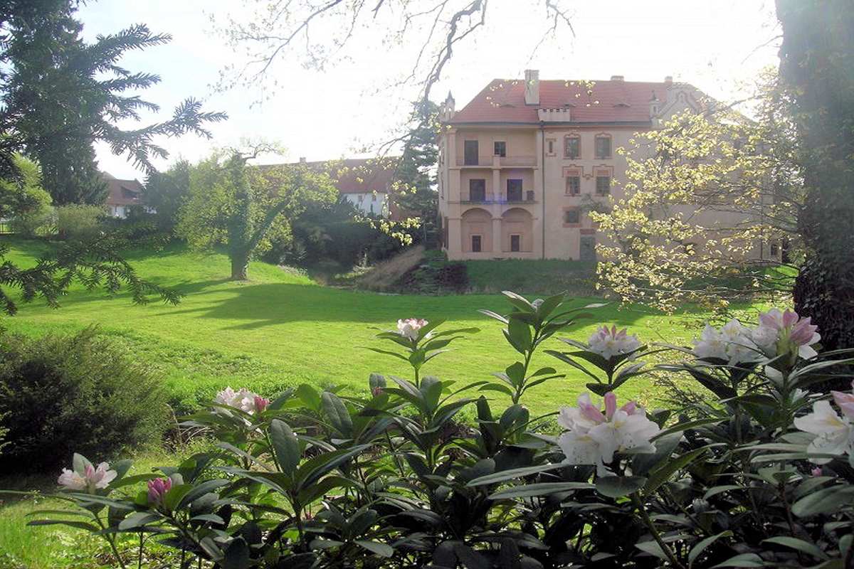 Zámecký park Vrchotovy Janovice Zámecký park Vrchotovy Janovice